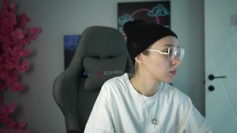 Snapshot of filipinaadams chatting on 12, 10, 2025 cap and Lana online show from 12, 10, 2025