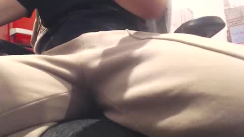 Snapshot of filouxx70 chatting on 2, 11, 2025 filouxx70 online show from 2, 11, 2025