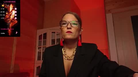 Lady online show from 4, 11, 2025