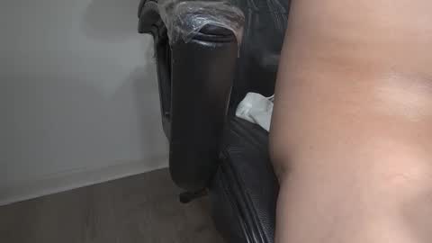 Snapshot of fineazzjohn chatting on 10, 2, 2025 fineazzjohn online show from 10, 2, 2025