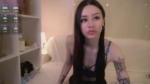 Snapshot of finelya chatting on 28, 3, 2026 Hey I am Diana HELP ME TO RICH 100 THUMBS UP online show from 28, 3, 2026