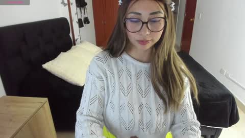 Snapshot of fiore_sanz chatting on 1, 1, 2025 online show from 1, 1, 2025