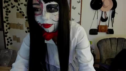 Snapshot of fiore_sanz chatting on 18, 10, 2025 online show from 18, 10, 2025