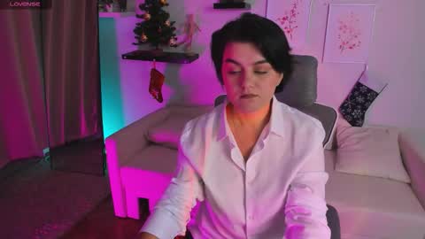 Snapshot of fisher_sofia chatting on 16, 12, 2025 SOFIA online show from 16, 12, 2025