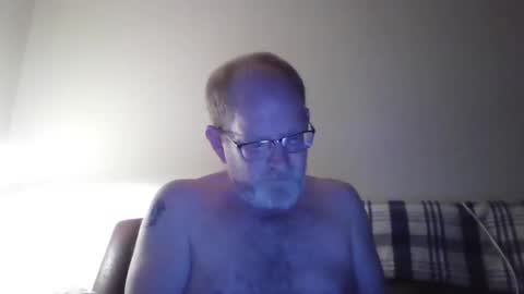 Hercomeonmyface online show from 23, 2, 2025