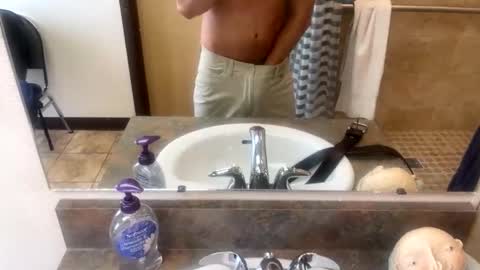 Snapshot of fitandhard3 chatting on 27, 5, 2026 fitandhard3 online show from 27, 5, 2026