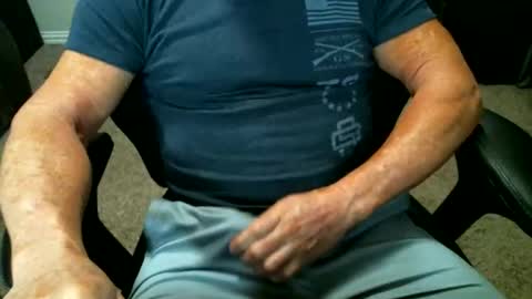 Snapshot of fitguy40 chatting on 3, 5, 2026 fitguy40 online show from 3, 5, 2026