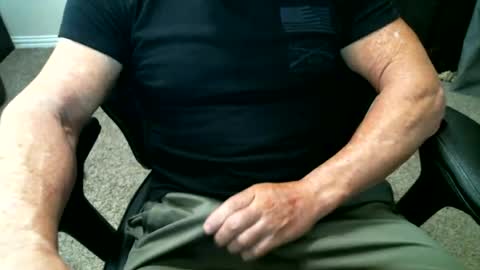 Snapshot of fitguy40 chatting on 11, 6, 2026 fitguy40 online show from 11, 6, 2026