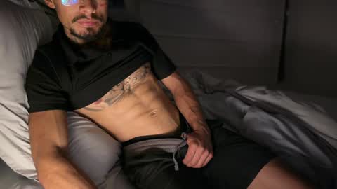 Snapshot of fitjacques chatting on 7, 5, 2026 fitjacques online show from 7, 5, 2026