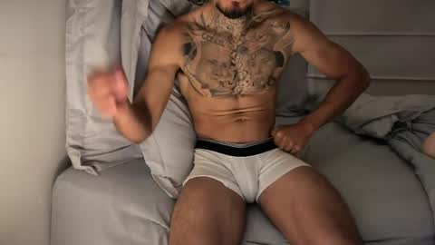Snapshot of fitjacques chatting on 15, 5, 2026 fitjacques online show from 15, 5, 2026