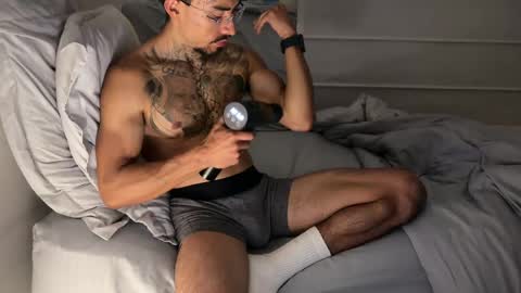 Snapshot of fitjacques chatting on 2, 6, 2026 fitjacques online show from 2, 6, 2026