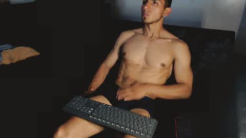 Snapshot of fitnescalientes chatting on 10, 1, 2025 fitnescalientes online show from 10, 1, 2025