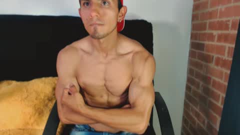 Snapshot of fitnescalientes chatting on 19, 2, 2025 fitnescalientes online show from 19, 2, 2025