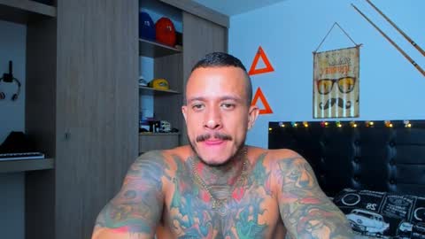 Snapshot of fitnolan chatting on 29, 1, 2025 Elias Valencia online show from 29, 1, 2025