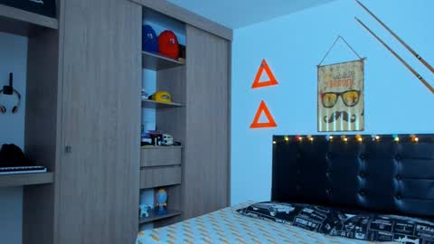 Snapshot of fitnolan chatting on 2, 2, 2025 Elias Valencia online show from 2, 2, 2025