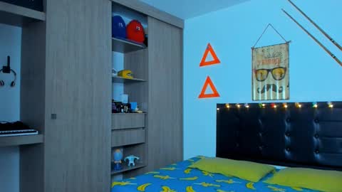 Snapshot of fitnolan chatting on 3, 3, 2025 Elias Valencia online show from 3, 3, 2025