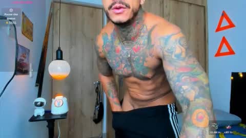 Snapshot of fitnolan chatting on 6, 10, 2025 Elias Valencia online show from 6, 10, 2025