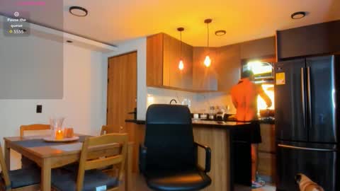 Snapshot of fitnolan chatting on 23, 12, 2025 Elias Valencia online show from 23, 12, 2025