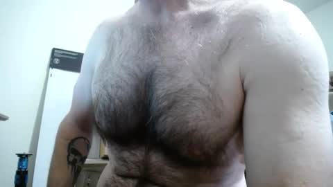 Snapshot of fitshow75 chatting on 22, 9, 2025 Links in Bio below online show from 22, 9, 2025