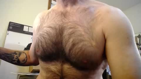 Snapshot of fitshow75 chatting on 4, 11, 2025 Links in Bio below online show from 4, 11, 2025