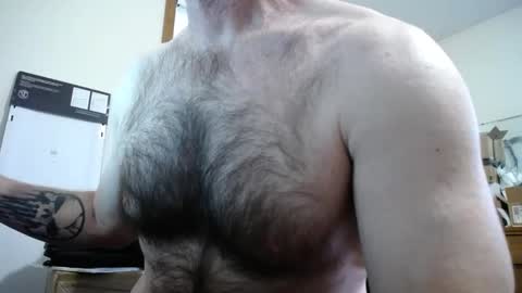 Snapshot of fitshow75 chatting on 7, 11, 2025 Links in Bio below online show from 7, 11, 2025