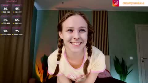 Snapshot of fixielu chatting on 22, 6, 2026 im Linda please give me thumbs up online show from 22, 6, 2026