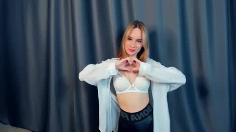 Snapshot of fizana chatting on 9, 1, 2026 Kira online show from 9, 1, 2026