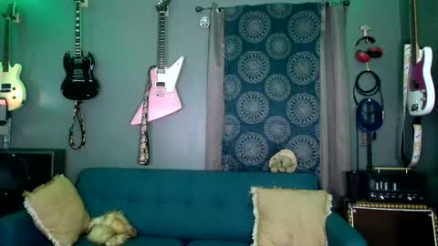 Flannel Dong online show from 29, 11, 2025