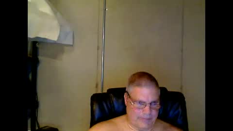 Snapshot of fletch32 chatting on 28, 9, 2025 jd online show from 28, 9, 2025