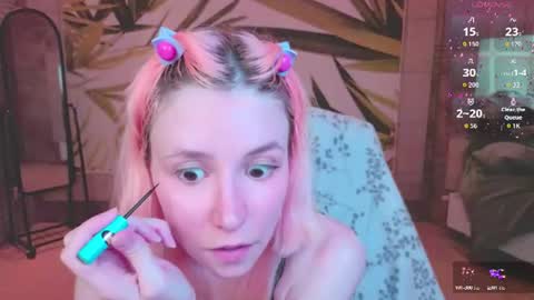 Snapshot of fleximona chatting on 4, 7, 2026 FlexiMona online show from 4, 7, 2026