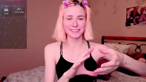 Snapshot of fleximona chatting on 11, 7, 2026 FlexiMona online show from 11, 7, 2026