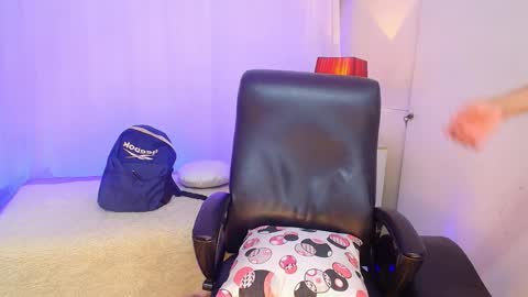 Snapshot of flor_salvaje1 chatting on 4, 2, 2026 F L O R online show from 4, 2, 2026