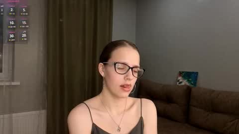 Snapshot of florafitch chatting on 22, 9, 2025 Anna online show from 22, 9, 2025