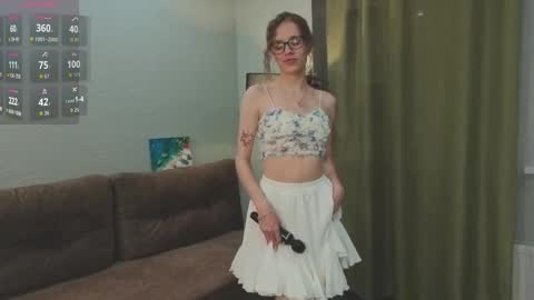 Snapshot of florafitch chatting on 12, 10, 2025 Anna online show from 12, 10, 2025