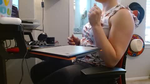 Snapshot of flowerfreak chatting on 7, 3, 2025 Flower Freak online show from 7, 3, 2025