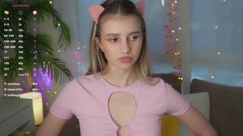 Adeline online show from 25, 12, 2024