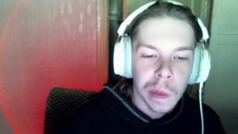 Snapshot of fluffy_boney chatting on 5, 1, 2025 Alexey online show from 5, 1, 2025