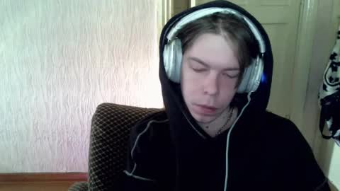 Snapshot of fluffy_boney chatting on 7, 1, 2025 Alexey online show from 7, 1, 2025