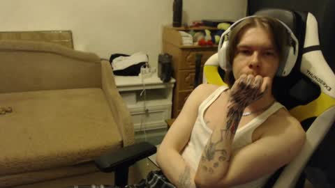 Snapshot of fluffy_boney chatting on 27, 1, 2025 Alexey online show from 27, 1, 2025