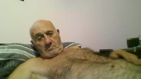 Snapshot of follador1001 chatting on 19, 6, 2026 follador1001 online show from 19, 6, 2026