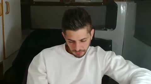 independent model online show from 6, 11, 2025