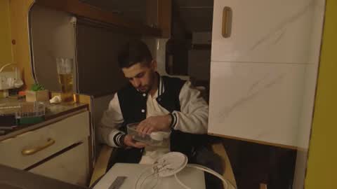 independent model online show from 21, 2, 2026