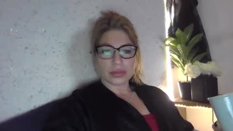 fox_red_lady7 online show from 1, 2, 2025