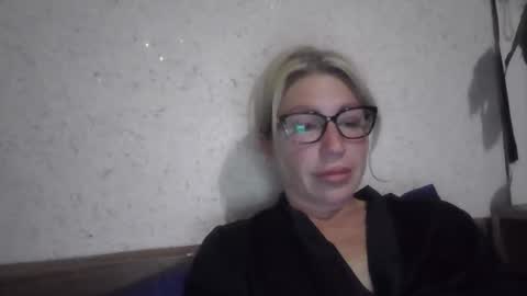 fox_red_lady7 online show from 3, 6, 2026