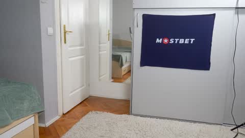 CUSTOM PHOTOS AND VIDEOS -  online show from 25, 1, 2025