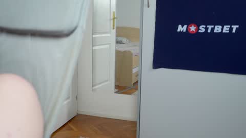 CUSTOM PHOTOS AND VIDEOS -  online show from 28, 1, 2025