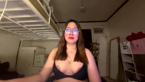 Snapshot of foxieeealona chatting on 12, 5, 2026 Alicia Baby online show from 12, 5, 2026