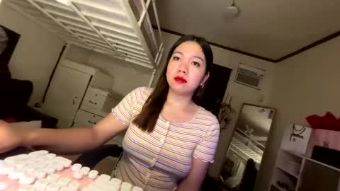 Snapshot of foxieeealona chatting on 26, 5, 2026 Alicia Baby online show from 26, 5, 2026