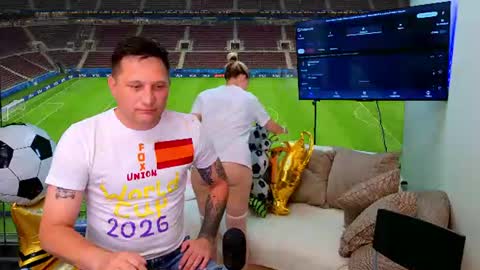 We are a couple Leo and Sofiayou are always welcome here online show from 22, 6, 2026