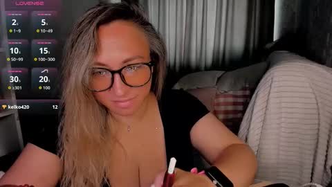 Snapshot of foxxxy__lady chatting on 11, 9, 2025 Kris online show from 11, 9, 2025